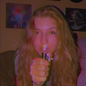 Meet your Posher, Carly